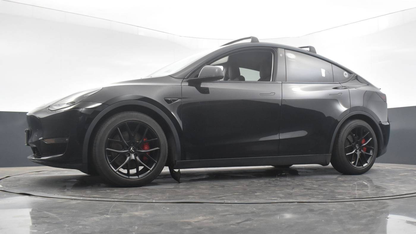 2022 Tesla Model Y 7SAYGDEF5NF568288