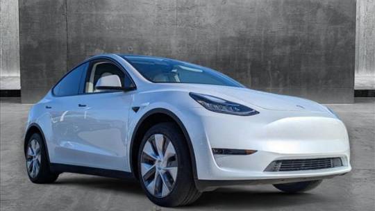 2023 Tesla Model Y 7SAYGDEE5PA117448