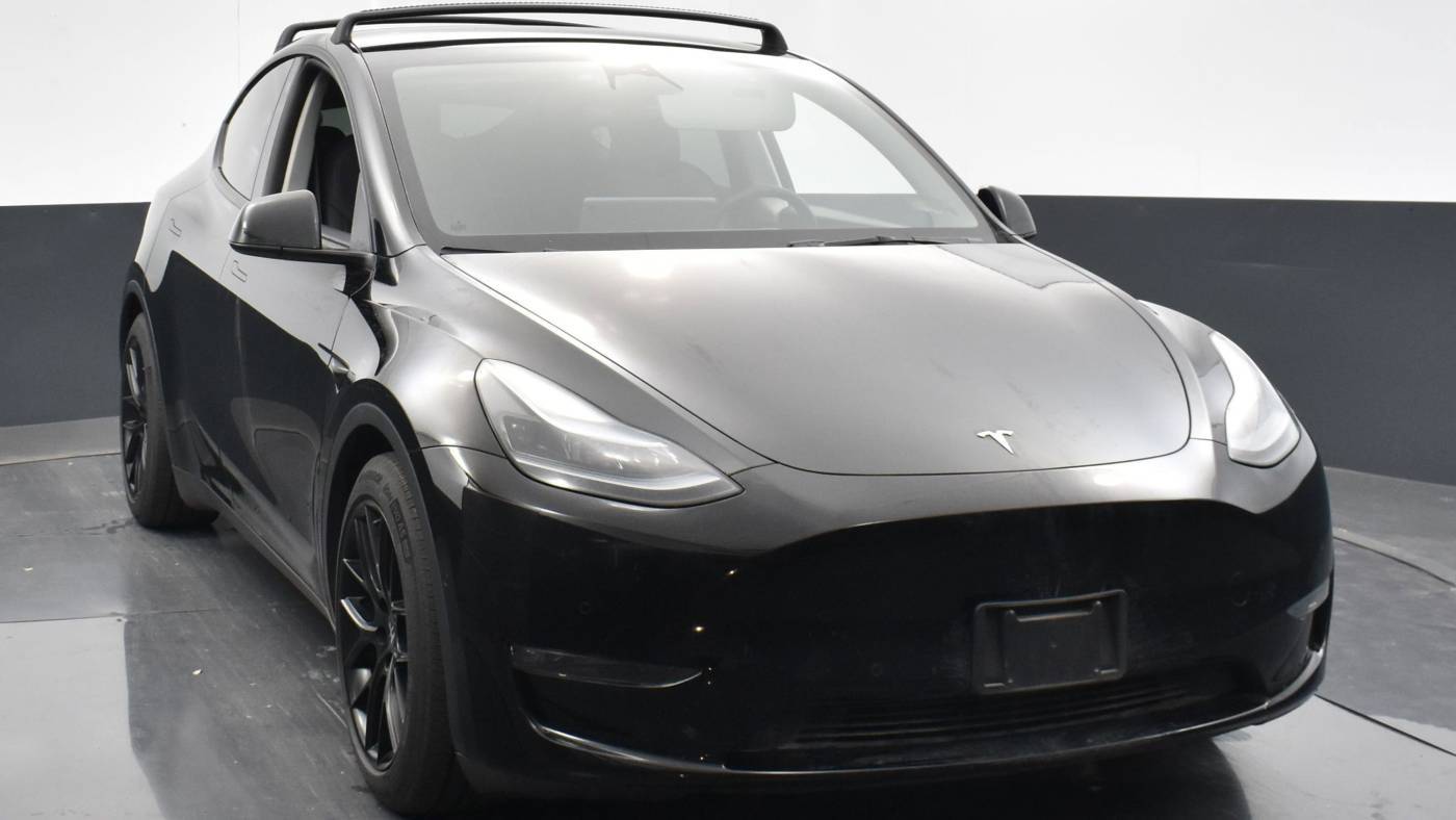 2022 Tesla Model Y 7SAYGDEF5NF568288