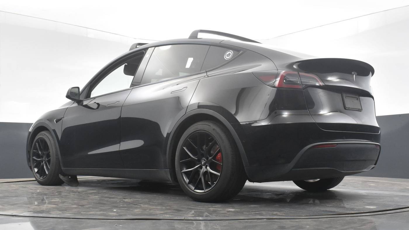 2022 Tesla Model Y 7SAYGDEF5NF568288