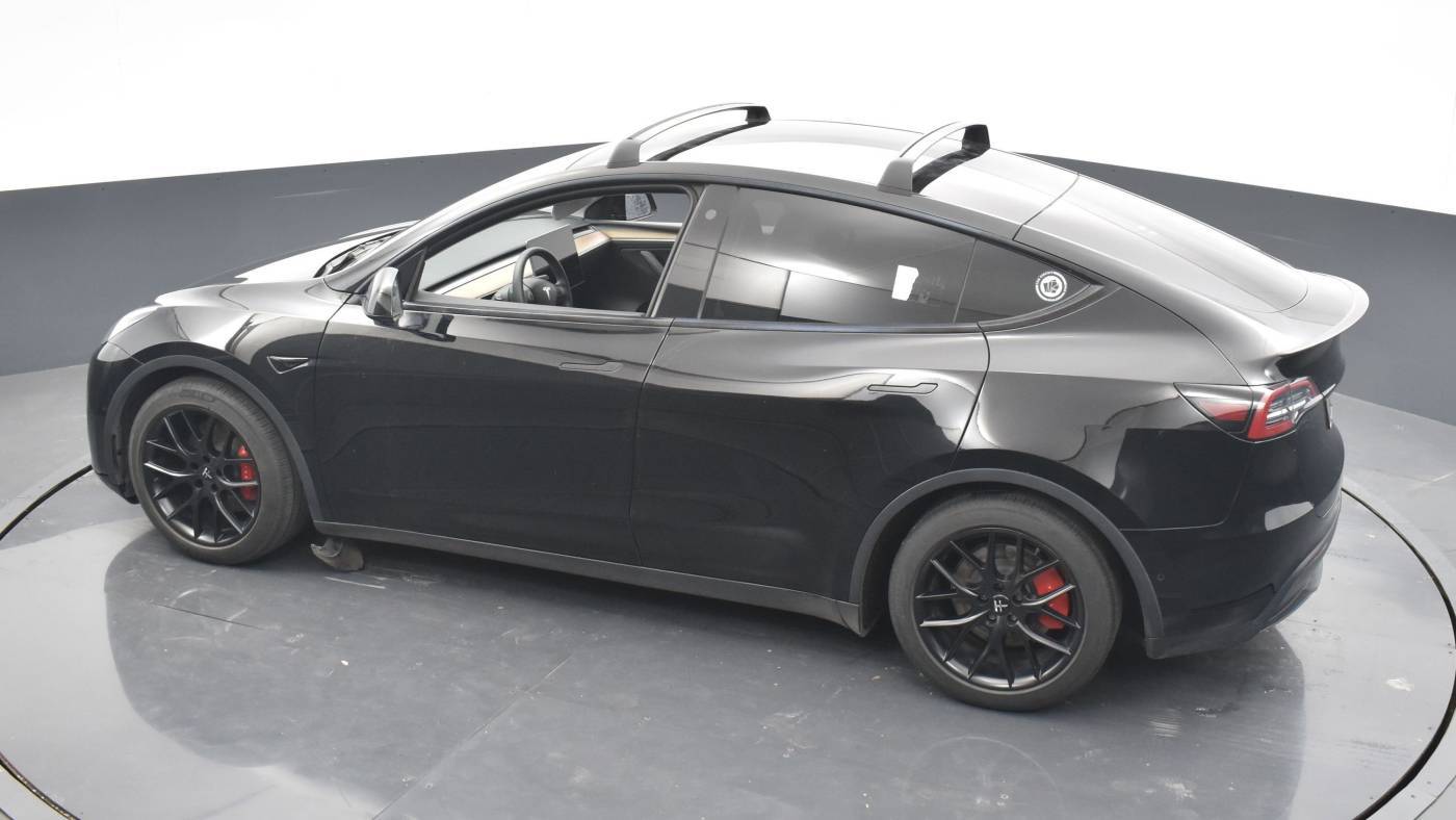 2022 Tesla Model Y 7SAYGDEF5NF568288