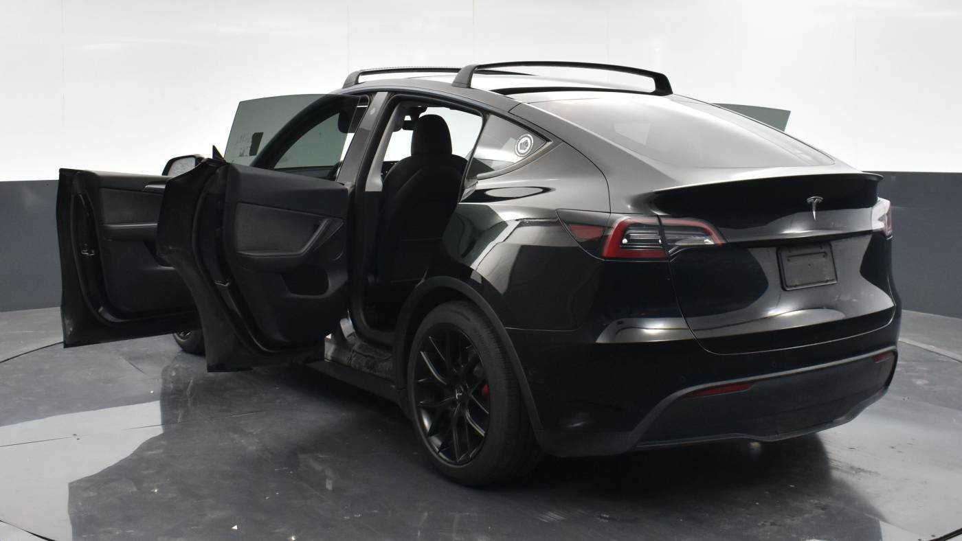 2022 Tesla Model Y 7SAYGDEF5NF568288