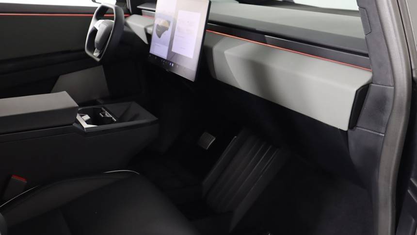 2024 Tesla Cybertruck 7G2CEHED7RA042585