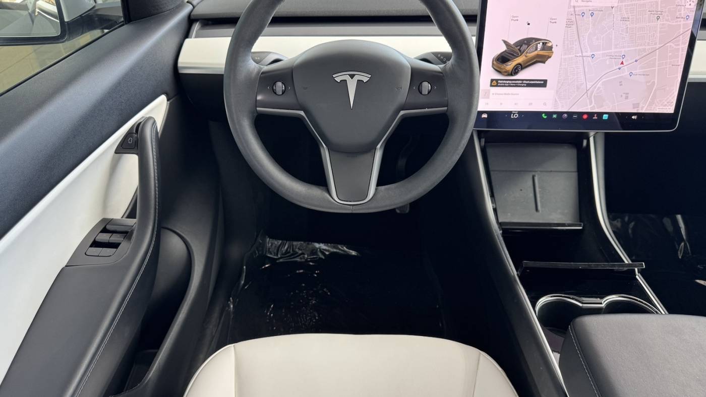 2021 Tesla Model Y 5YJYGDED4MF109117