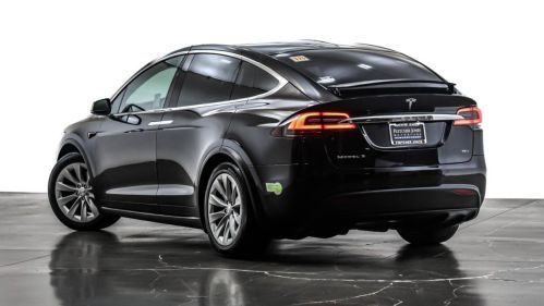 2018 Tesla Model X 5YJXCBE26JF142898