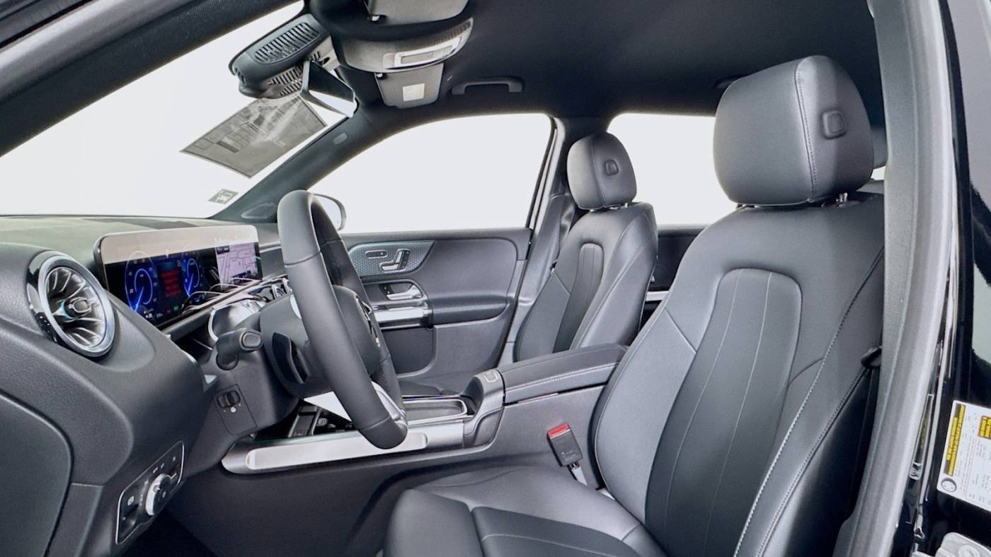 2025 Mercedes EQB W1N9M0CB1SN111096