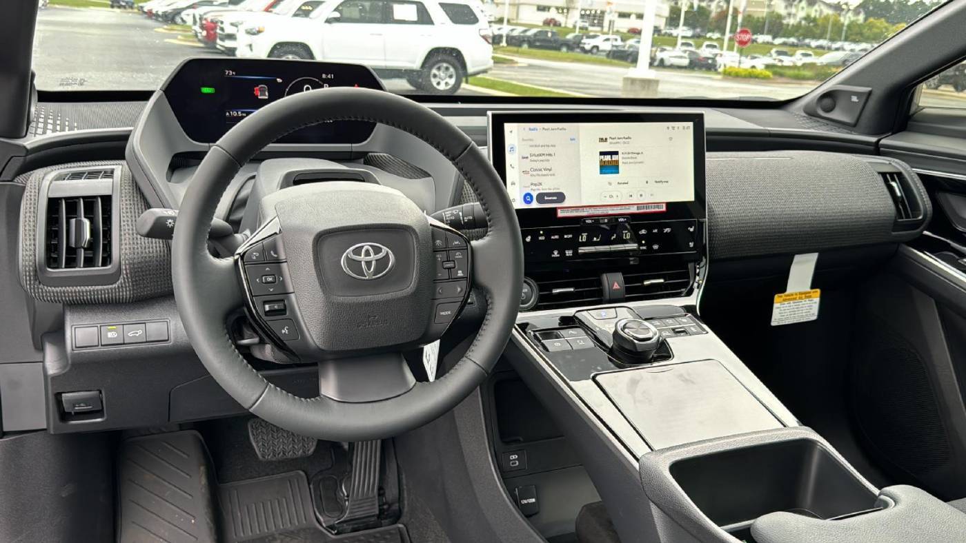 2024 Toyota bZ4X JTMABACAXRA077152
