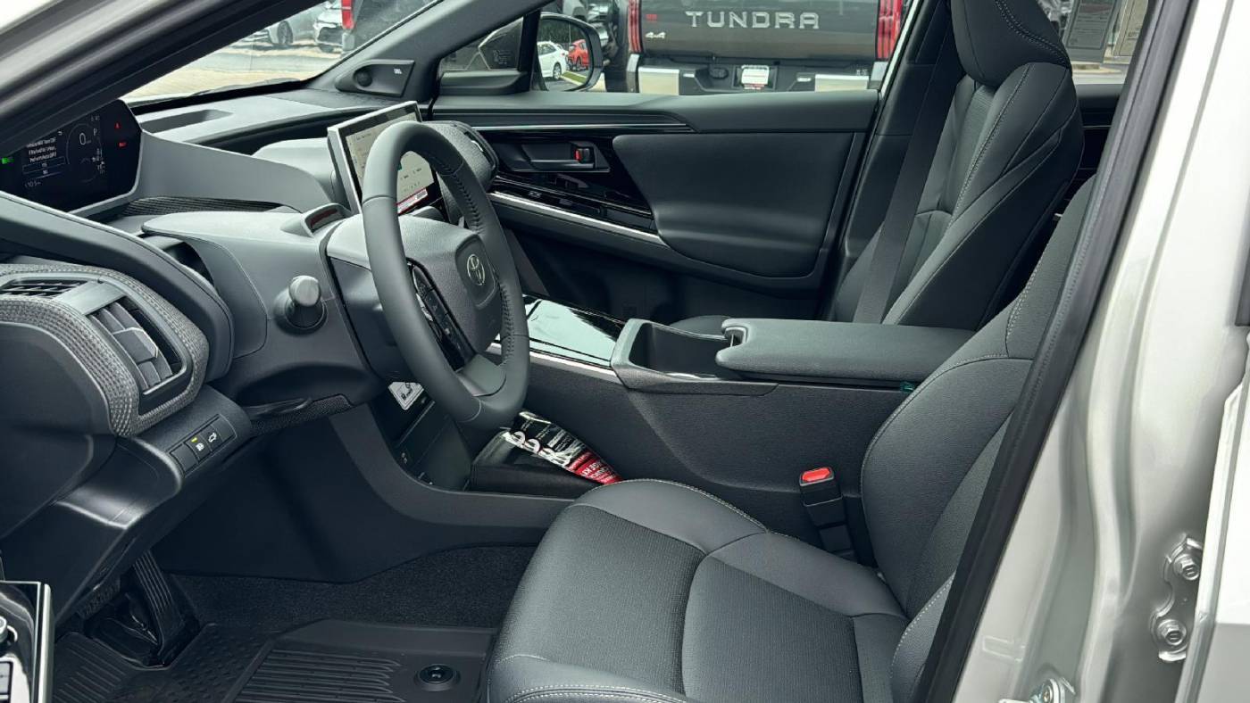2024 Toyota bZ4X JTMABACAXRA077152