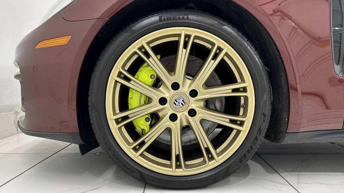 2021 Porsche Panamera - Images - 16