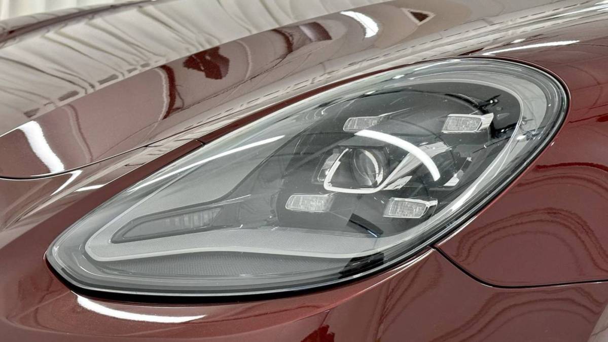 2021 Porsche Panamera - Images - 17