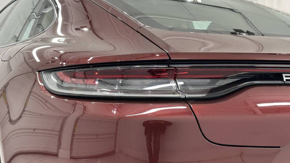 2021 Porsche Panamera - Images - 18
