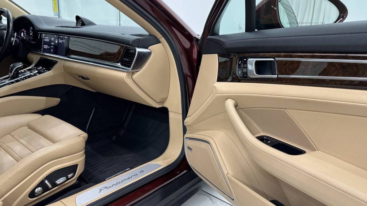2021 Porsche Panamera - Images - 24