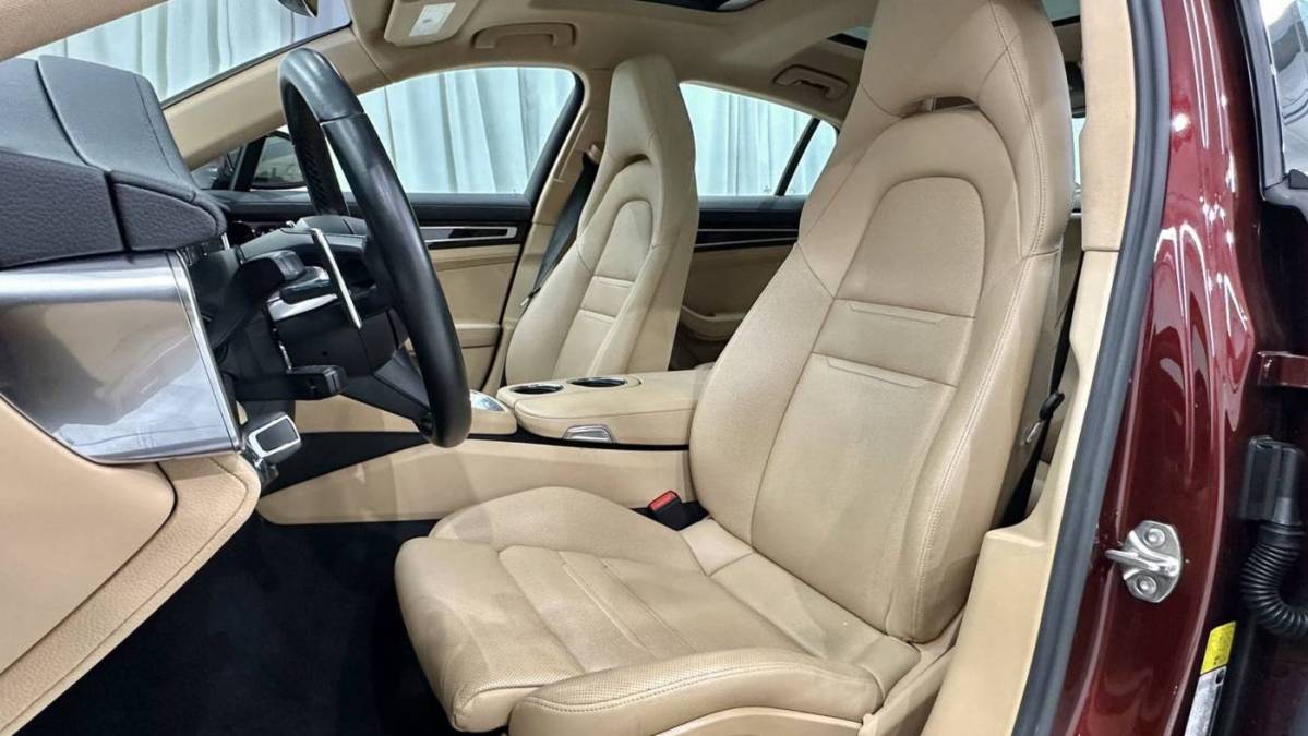 2021 Porsche Panamera - Images - 33