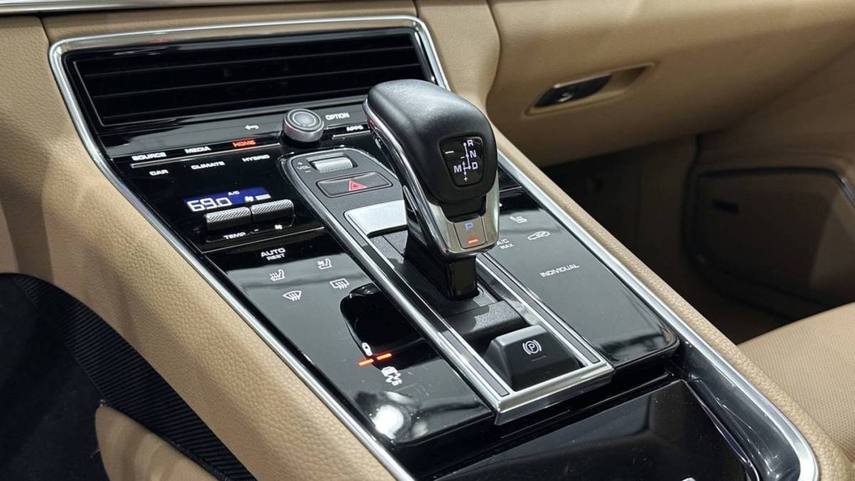 2021 Porsche Panamera - Images - 37
