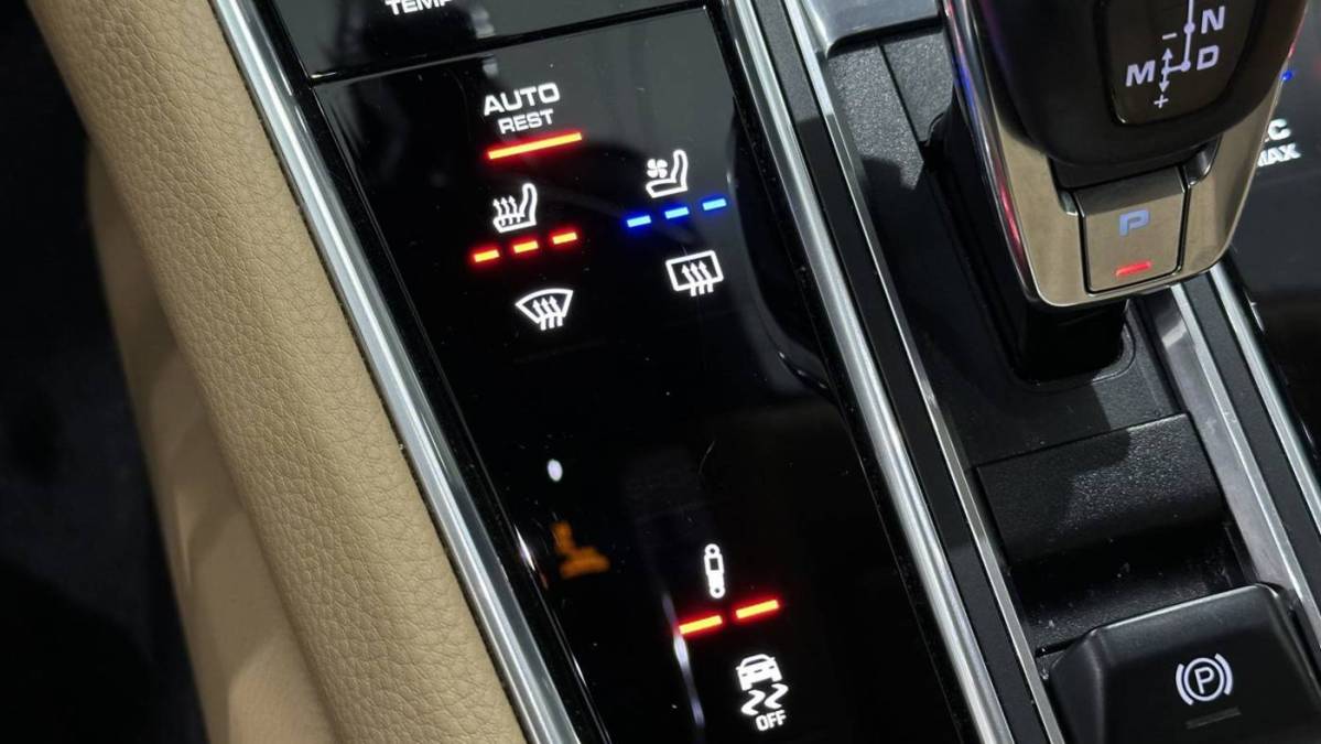 2021 Porsche Panamera - Images - 38