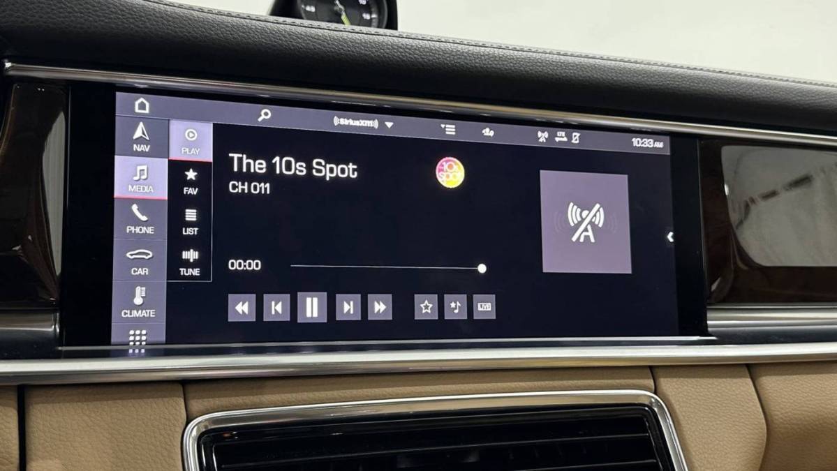 2021 Porsche Panamera - Images - 43