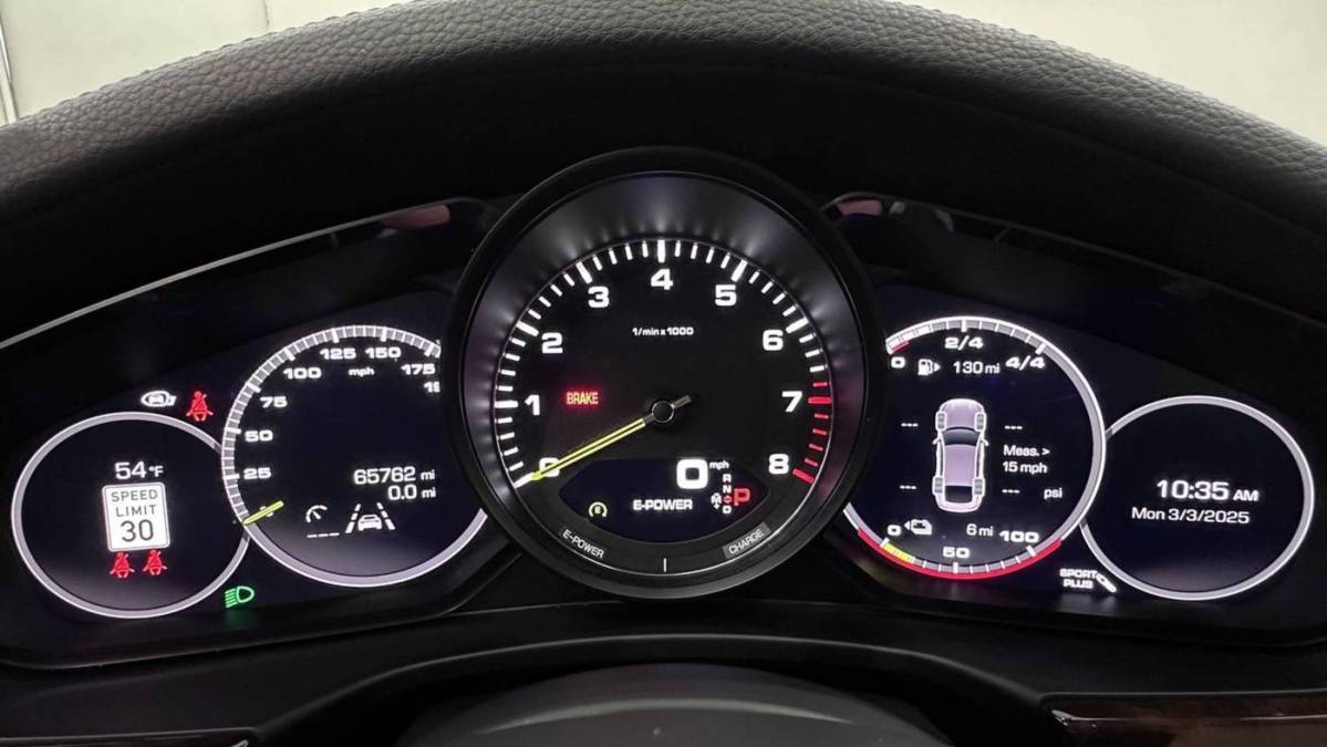 2021 Porsche Panamera - Images - 53