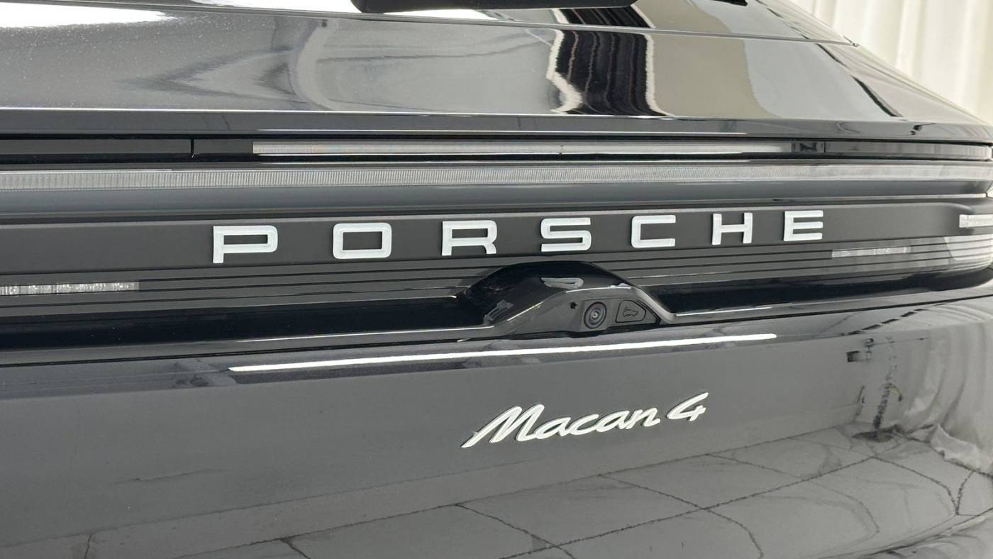 2024 Porsche Macan Electric WP1AA2XA8RL000282