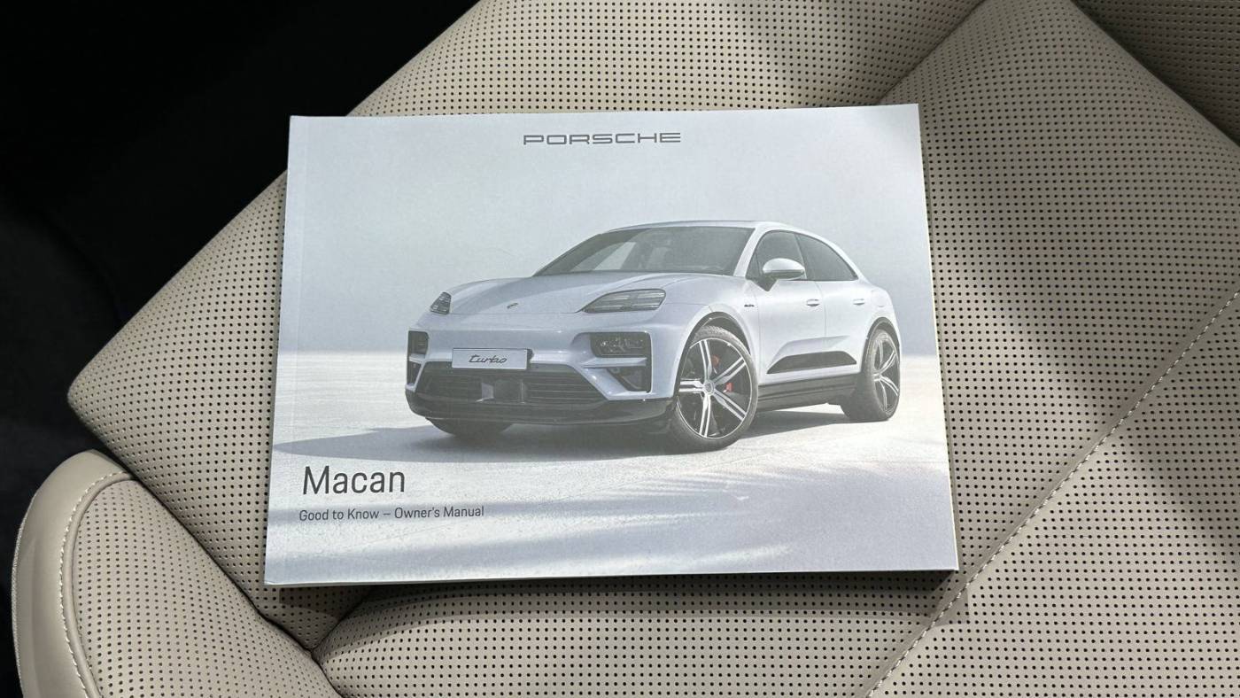 2024 Porsche Macan Electric WP1AA2XA8RL000282