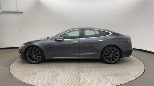 2018 Tesla Model S 5YJSA1E21JF282173