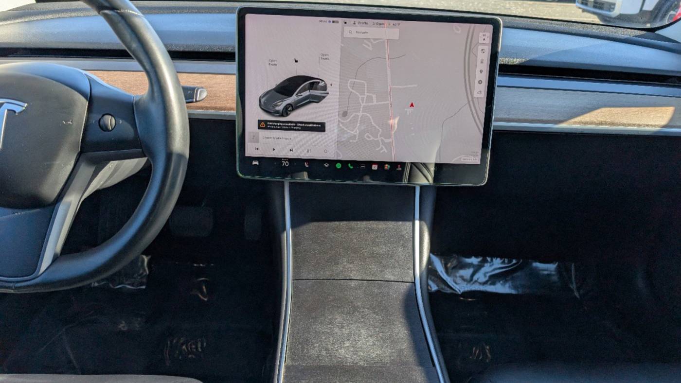 2018 Tesla Model 3 5YJ3E1EB1JF119144