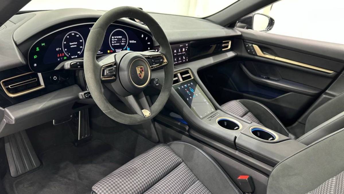 2025 Porsche Taycan - Images - 4