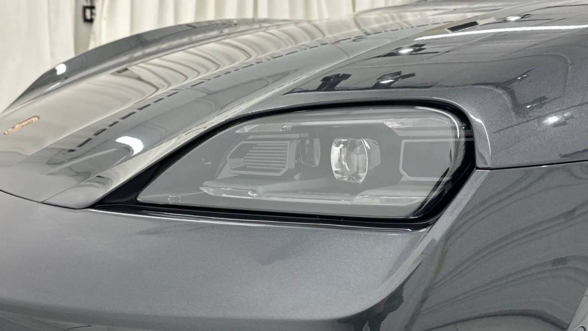 2025 Porsche Taycan - Images - 13