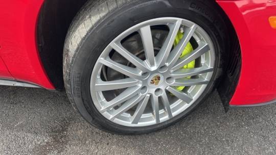 2018 Porsche Panamera - Images - 9