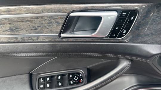 2018 Porsche Panamera - Images - 10