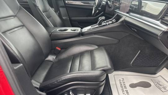 2018 Porsche Panamera - Images - 23