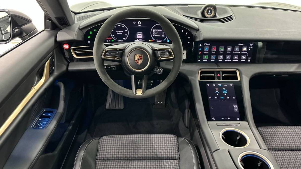 2025 Porsche Taycan - Images - 23