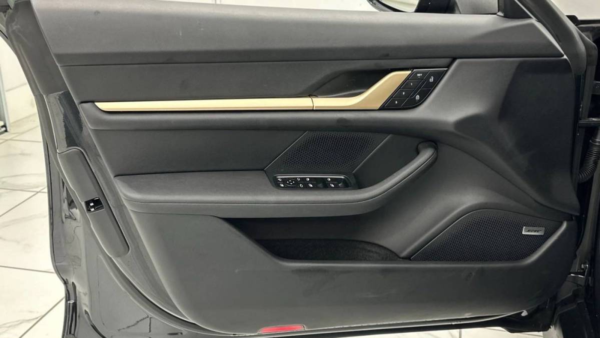 2025 Porsche Taycan - Images - 24