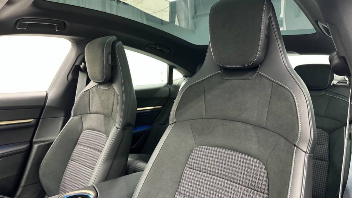 2025 Porsche Taycan - Images - 29