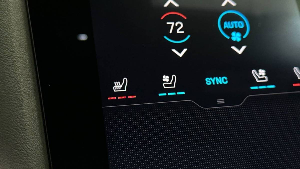 2025 Porsche Taycan - Images - 34