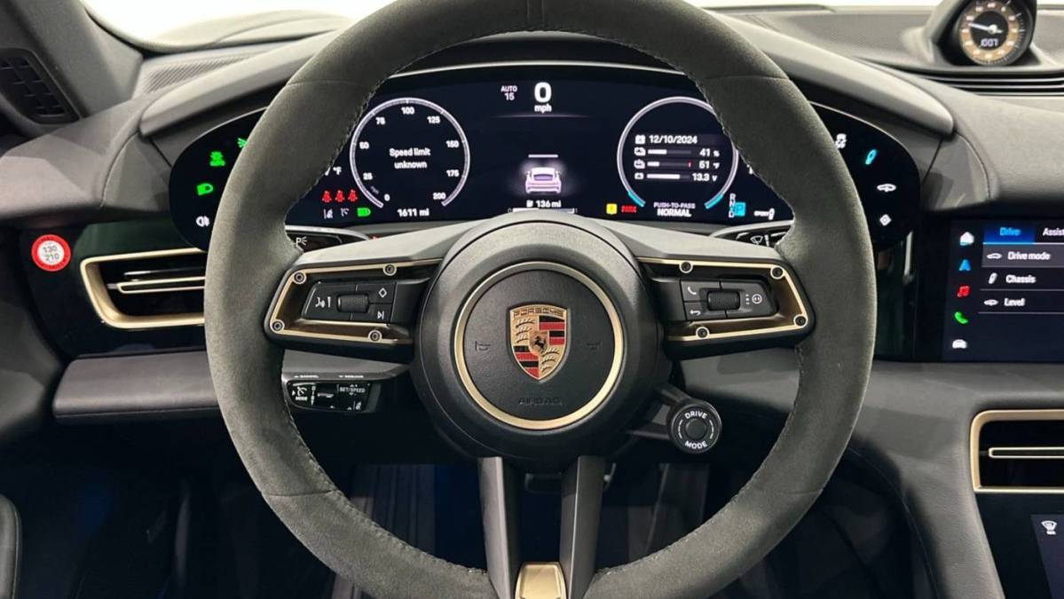 2025 Porsche Taycan - Images - 40