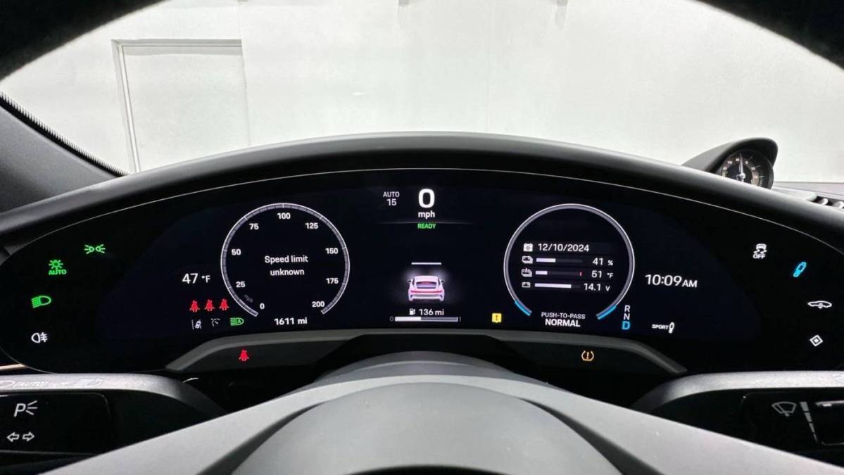 2025 Porsche Taycan - Images - 46