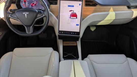 2018 Tesla Model X 5YJXCBE27JF129559