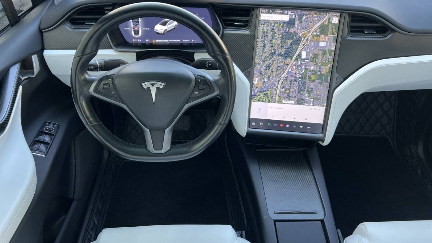 2018 Tesla Model X 5YJXCDE2XJF118972