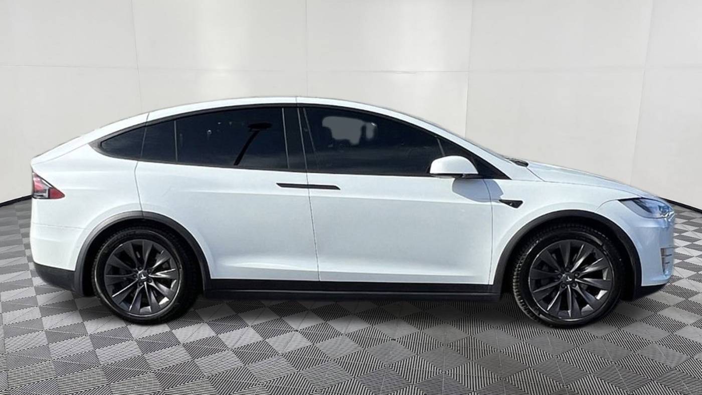 2018 Tesla Model X 5YJXCDE2XJF118972