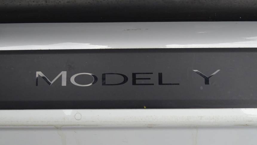 2021 Tesla Model Y 5YJYGDEE9MF079847