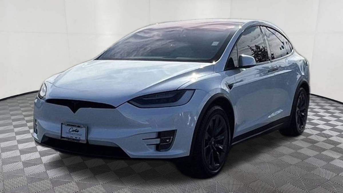 2018 Tesla Model X 5YJXCDE2XJF118972