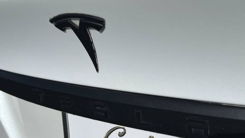 2018 Tesla Model X 5YJXCDE2XJF118972