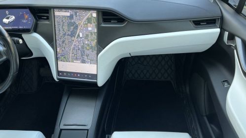 2018 Tesla Model X 5YJXCDE2XJF118972