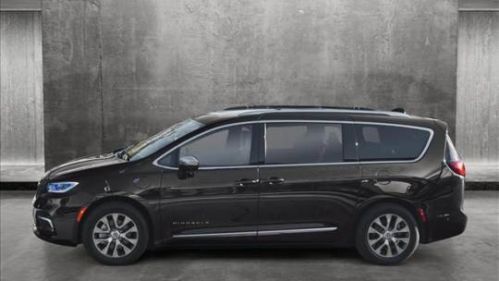 2025 Chrysler Pacifica 2C4RC1N77SR574095