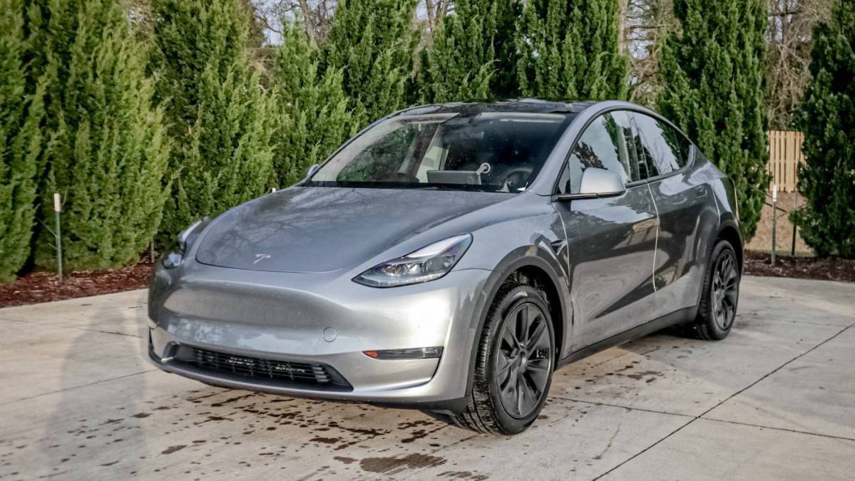 2024 Tesla Model Y 7SAYGDEE6RA318875