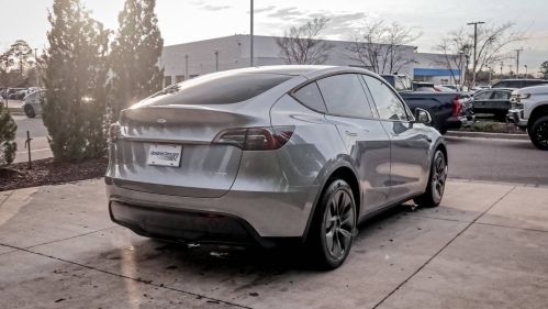 2024 Tesla Model Y 7SAYGDEE6RA318875