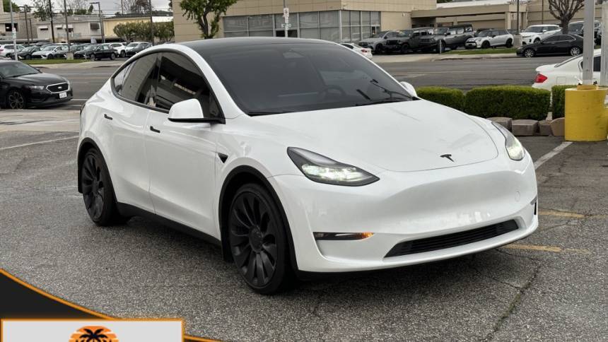 2023 Tesla Model Y 7SAYGDEF4PF712061