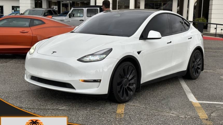 2023 Tesla Model Y 7SAYGDEF4PF712061