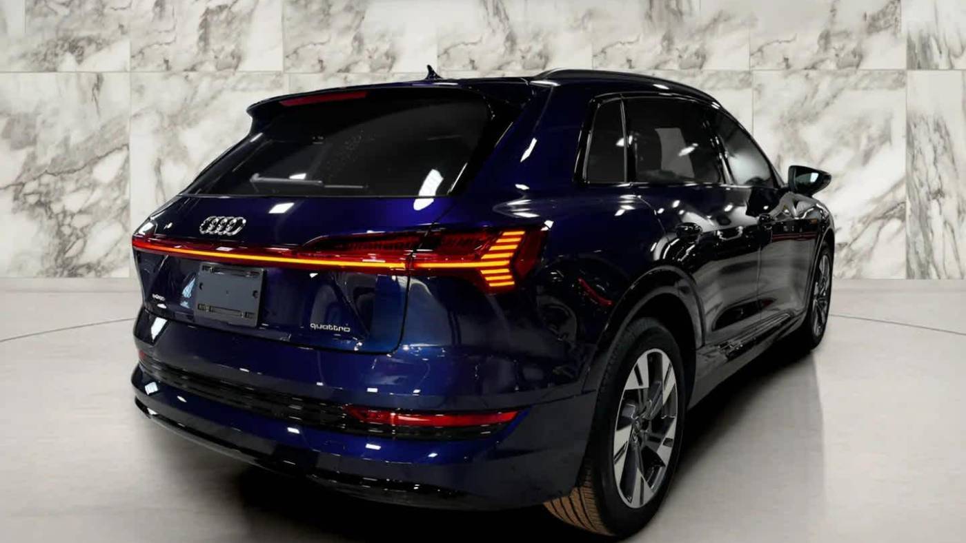 2022 Audi e-tron WA1AAAGE4NB037390