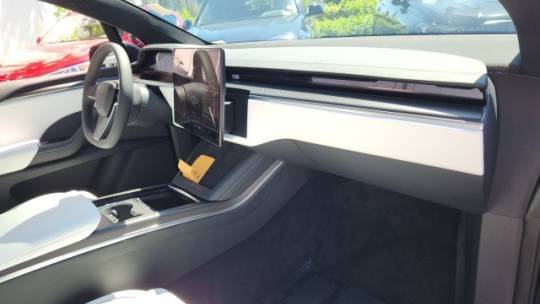 2024 Tesla Model X 7SAXCBE66RF439610